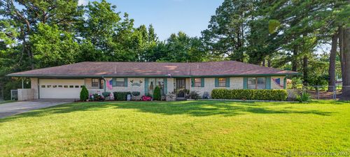 910 Cardinal Ln, Okmulgee, OK, 74447-5418 | Card Image