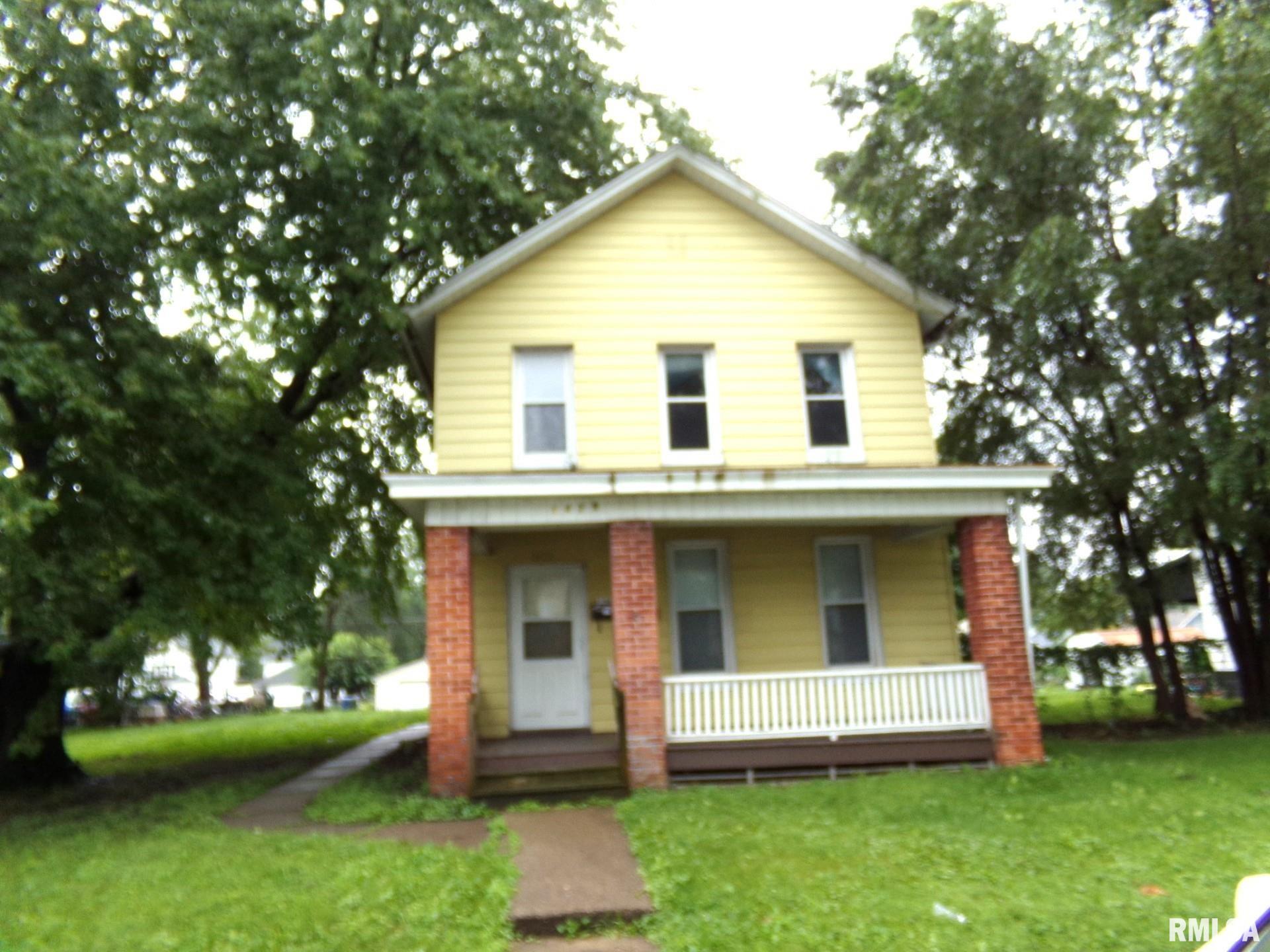 7th St, Davenport, IA 52802