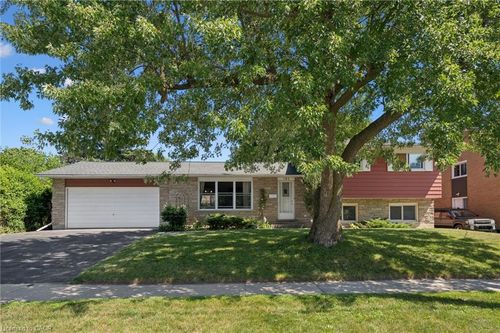 153 Fourth Ave, Kitchener, ON, N2C1P3 | Card Image