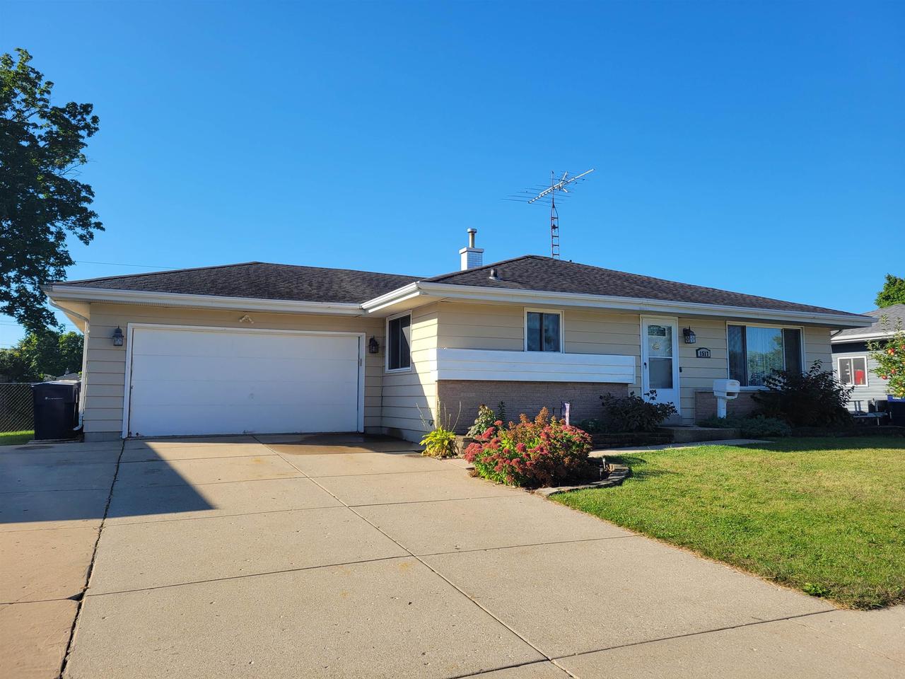 Anthony Ave, Janesville, WI 53546