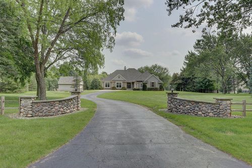 3232807 Bethania Ln, Dousman, WI, 53118-9788 | Card Image
