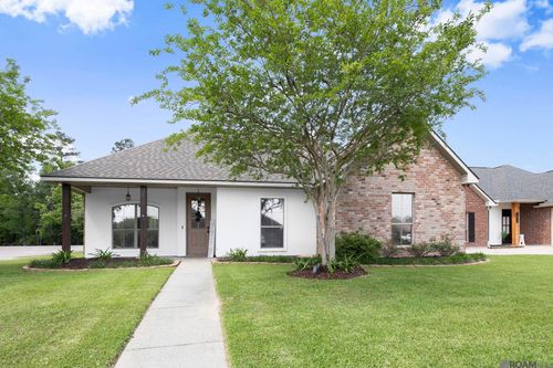 16807 River Birch Ave, Greenwell Springs, LA, 70739-5757 | Card Image