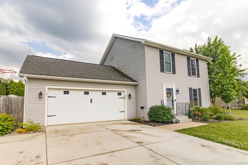 3193 Beaver Creek Rdg, Adrian, MI, 49221-9197 | Card Image