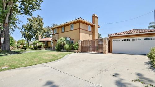4704 E Centralia St, Long Beach, CA, 90808-1310 | Card Image