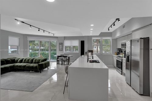 211-20000 E Country Club Dr, Aventura, FL, 33180-3004 | Card Image