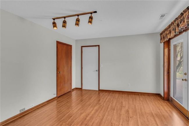 Garage entry/Mudroom | Image 17