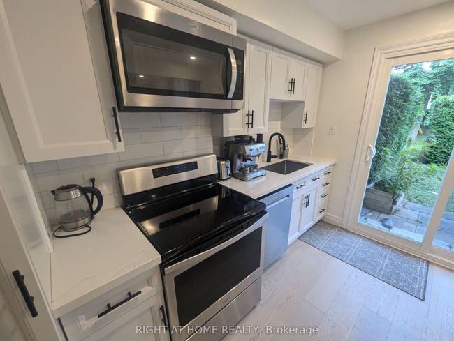 6 Broadpath Rd, Condo with 4 bedrooms, 2 bathrooms and 1 parking in North York ON | Image 6