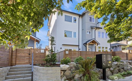 8005 25th Ave Nw, Seattle, WA, 98117-4442 | Card Image