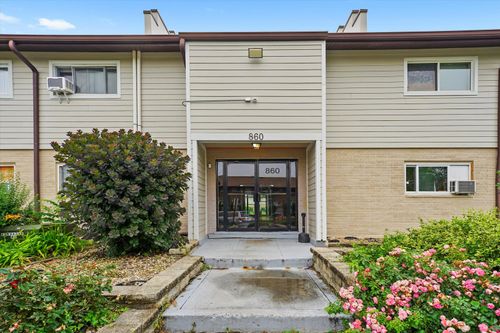 apt-228-860 E Old Willow Rd, Prospect Heights, IL, 60070-2132 | Card Image