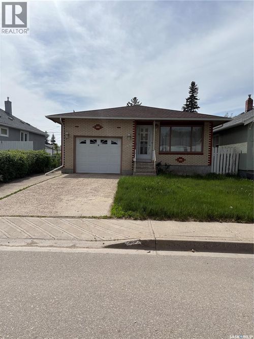 1058 Montague St, Regina, SK, S4T3H5 | Card Image