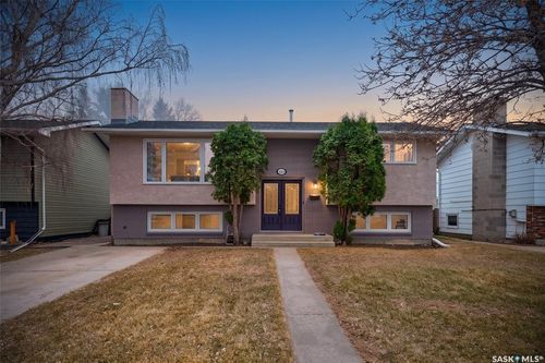 1519 Spadina St, Moose Jaw, SK, S6H7E1 | Card Image