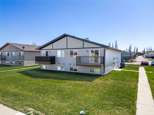 3-4607 46 Street, Innisfail, AB, T4G1X9 | Card Image