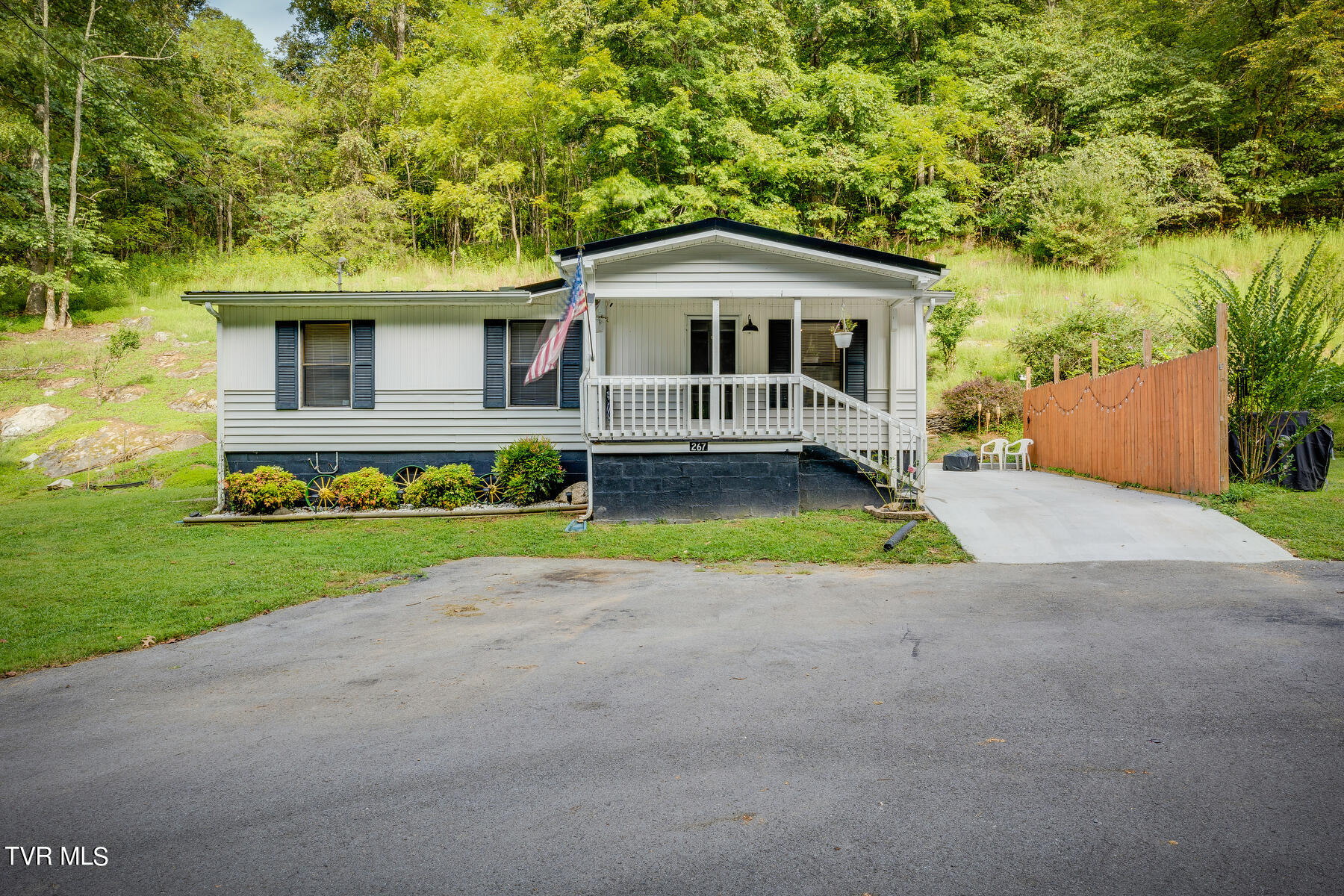 Halo Dr, Duffield, VA 24244