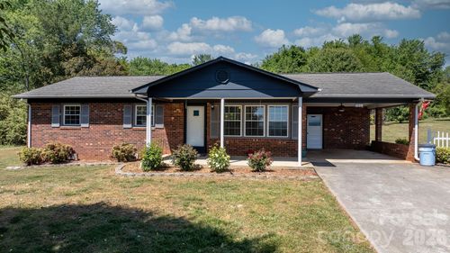 1109 Windsong Cir, Hudson, NC, 28638-8880 | Card Image