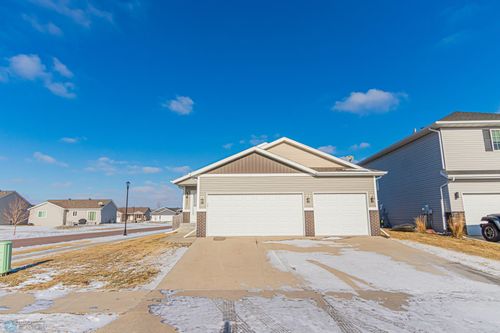 5491 38th Avenue S, Fargo, ND, 58104 | Card Image