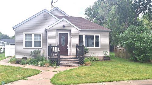 106 E 1st Ave S, Cavalier, ND, 58220-4031 | Card Image