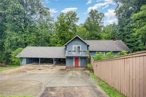 64 Cub Dr, Thomasville, NC, 27360-9261 | Card Image