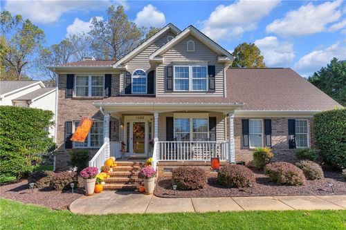 1322 Sherwood Dr, Reidsville, NC, 27320-5221 | Card Image