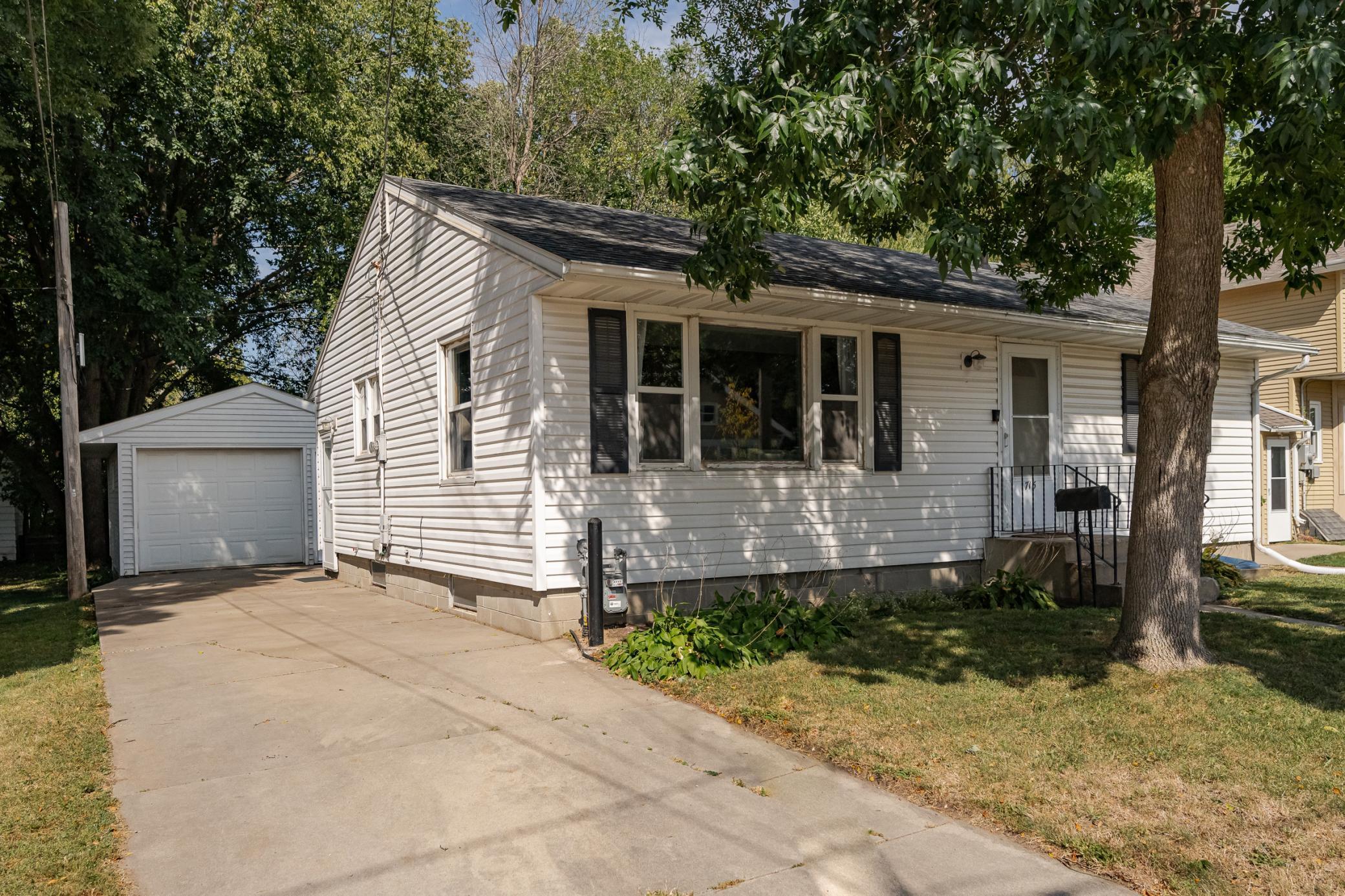 9th St, Rochester, MN 55904