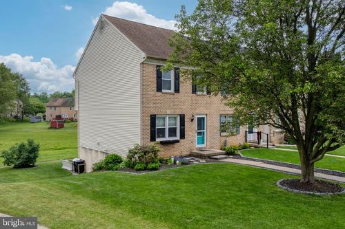 2614 Northfield Dr, EAST PETERSBURG, PA, 17520-1032 | Card Image
