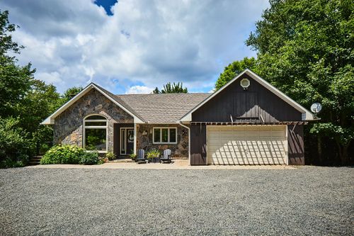 440 Chub Lake Rd, Huntsville, ON, P1H2J3 | Card Image