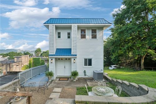 154 Henderson St, Pittsburgh, PA, 15212-4132 | Card Image