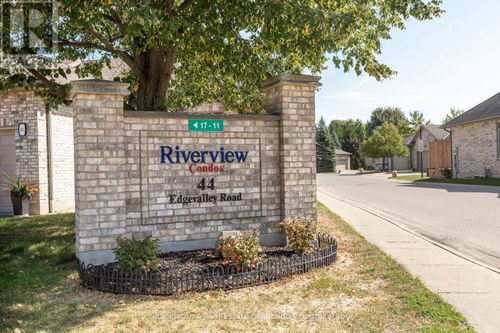 55-44 Edgevalley Rd, London, ON, N5Y5P7 | Card Image