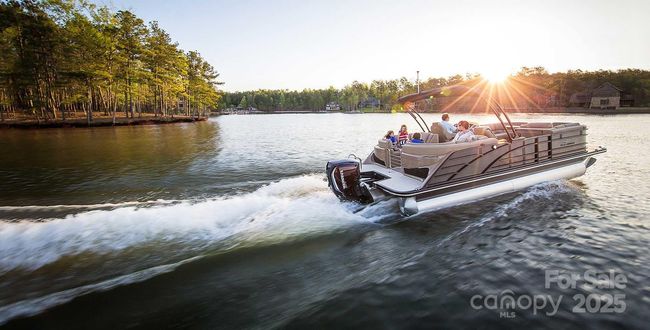 Boating on Lake Norman | Image 36