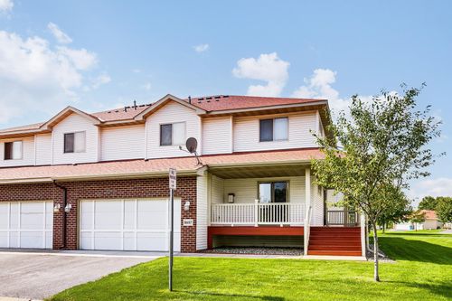 8657 Tessman Cir N, Brooklyn Park, MN, 55445-3101 | Card Image