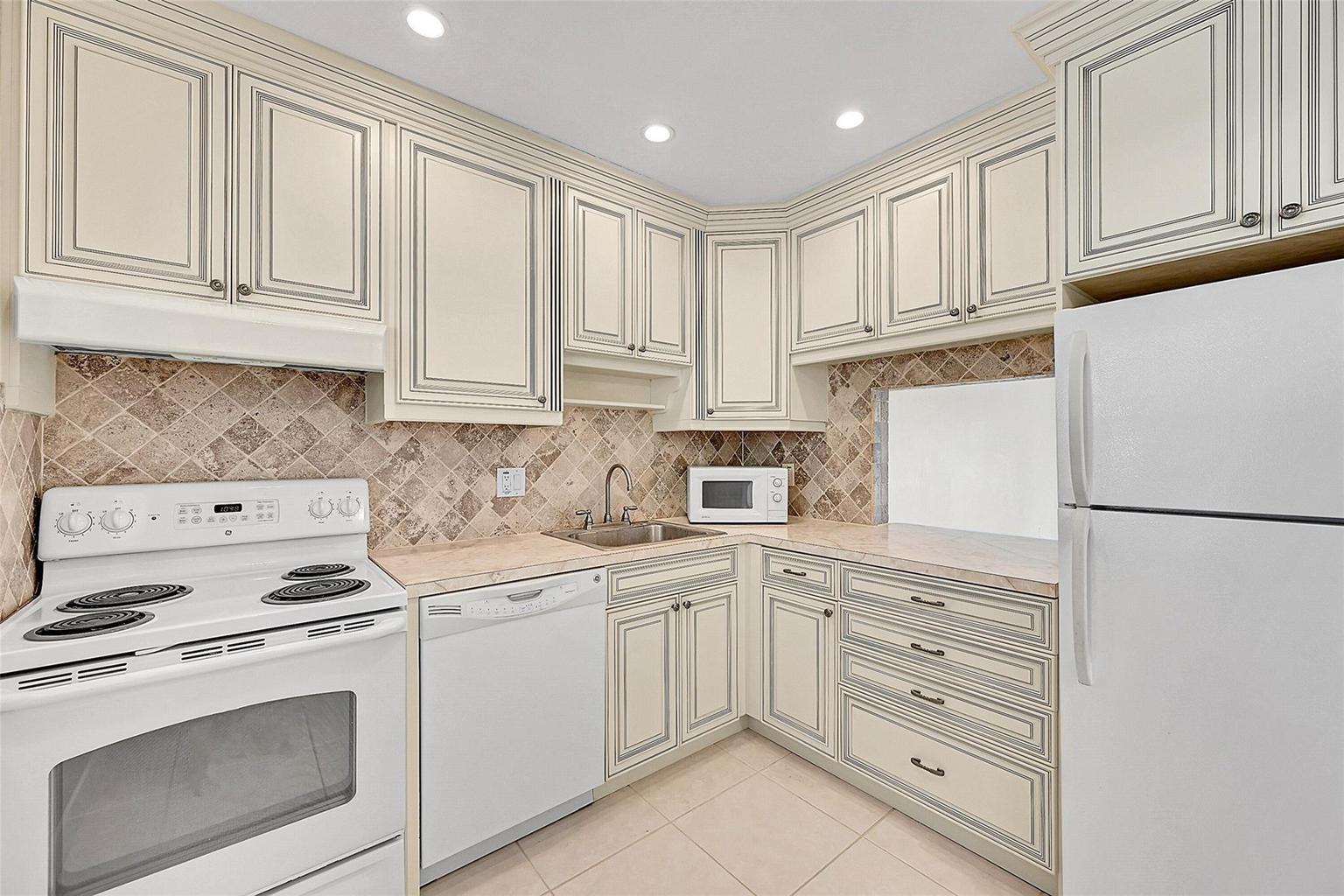 Residential Lease in Delray Beach 3