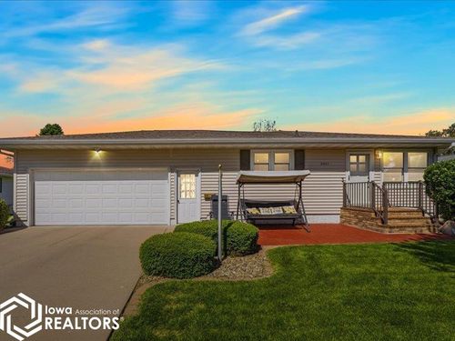 2003 Wardview Rd, Marshalltown, IA, 50158-5154 | Card Image