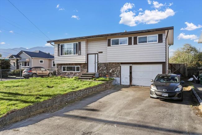 45635 Reece Avenue, House other with 4 bedrooms, 2 bathrooms and 1 parking in Chilliwack BC | Image 3
