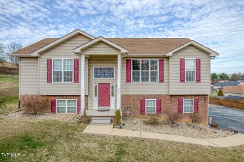 330 Katie Ct, Jonesborough, TN, 37659-5367 | Card Image