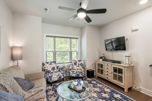 12-450 Glastonbury Rd, Nashville, TN, 37217-1706 | Card Image