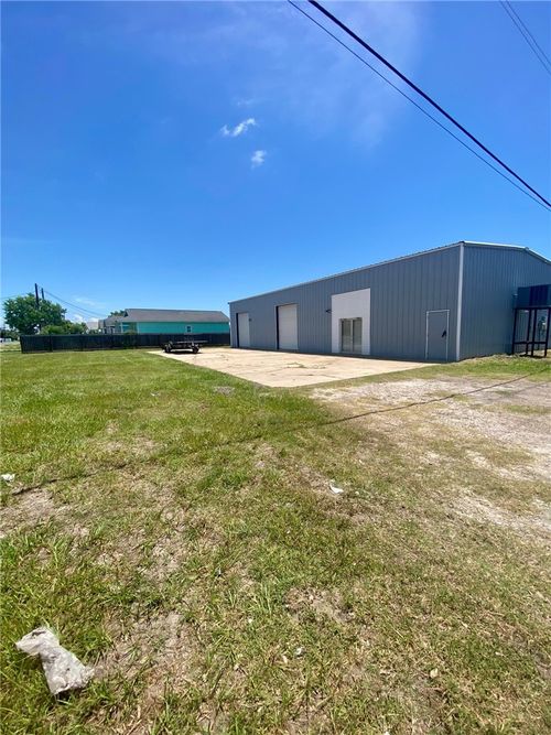 1830 Highway 35 S, Rockport, TX, 78382-3815 | Card Image