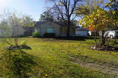 46721 Dequindre Rd, Rochester Hills, MI, 48307-4881 | Card Image