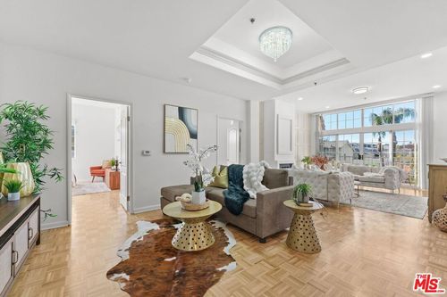 apt-301-4348 Mammoth Ave, Sherman Oaks, CA, 91423-3689 | Card Image