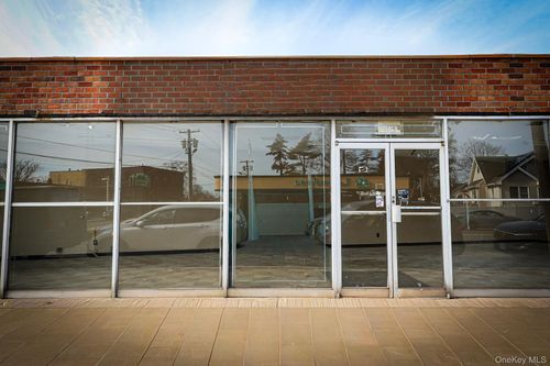 415 Clinton St, Hempstead, NY, 11550-1734 | Card Image