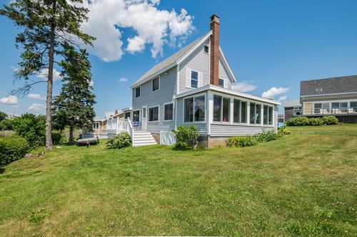 33-33 Bay Road, Ipswich, MA, 01938 | Card Image