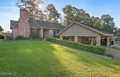 18 Club Oaks Circle, Pearl, MS, 39208 | Card Image