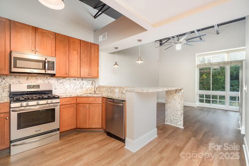 unit-215-3920 Sharon Rd, Charlotte, NC, 28211-1859 | Card Image