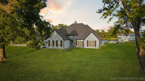 170 2 Mile Rd, Fort Gibson, OK, 74434-8108 | Card Image