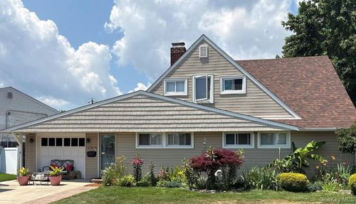 170 Tardy Lane S, Hempstead, NY, 11793 | Card Image