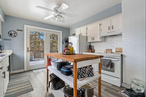 2009 Carlton Ave, Cloquet, MN, 55720-2132 | Card Image