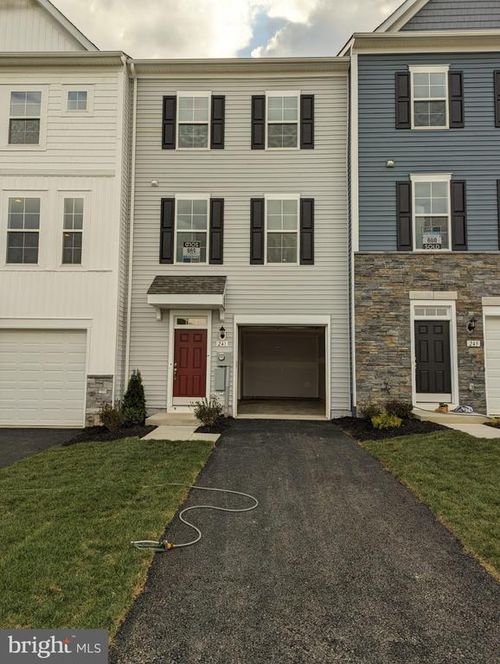 241 Hillsdale Pl, MARTINSBURG, WV, 25403-1828 | Card Image