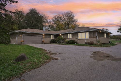 8116 Maple St, Marengo, IL, 60152-9389 | Card Image