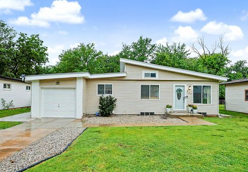 521 S Westview Drive, Derby, KS, 67037 | Card Image