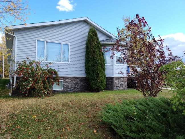 401 4 St Ne, House detached with 3 bedrooms, 3 bathrooms and 4 parking in Mclennan AB | Image 28