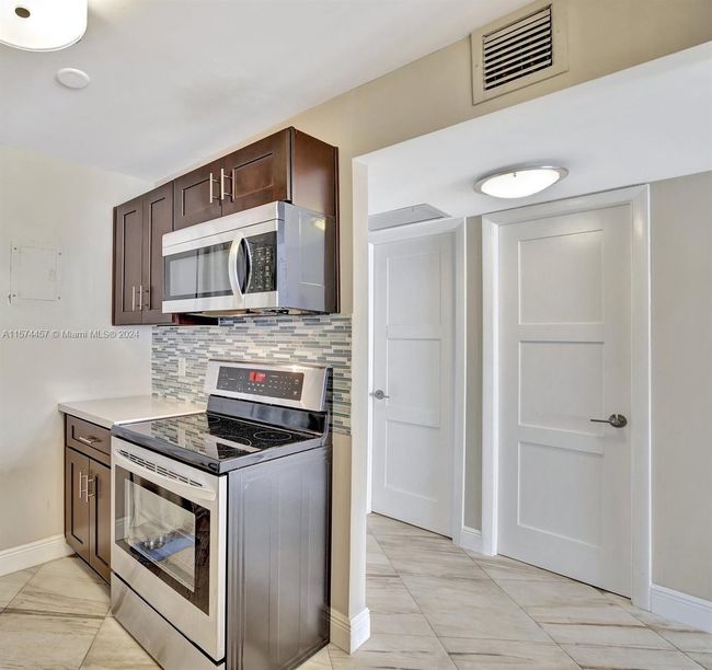 APT-5D - 3000 E Sunrise Blvd, Condo with 1 bedrooms, 2 bathrooms and null parking in Fort Lauderdale FL | Image 8