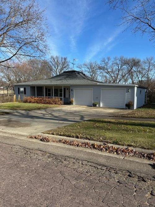 109 S Griffin St, Lakefield, MN, 56150-9458 | Card Image
